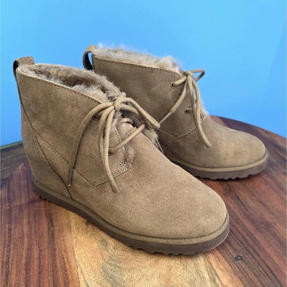 UGG Femme Wedge Ankle Boot Lace Up Women's 6M Chestnut Faux Fur Lined - Picture 2 of 11